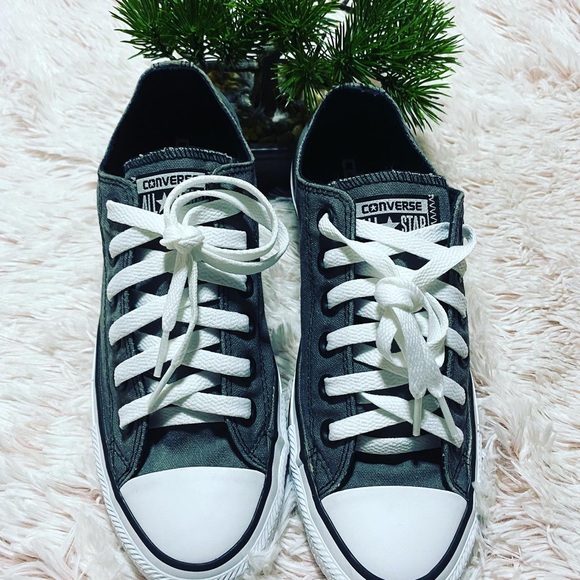 Converse - Picture 1 of 4